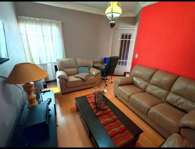 3 BEDROOM HOUSE FOR SALE IN SINOVILLE